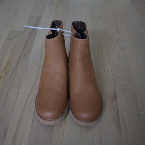 Naturalizer Cade Black Lug Sole Womens Boots in Chestnut Brown Size: 6M - Picture 2 of 8